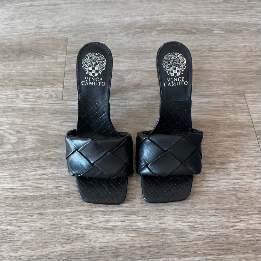 New Vince Camuto Vince Brelanie Sandal in Black, Size 6.5